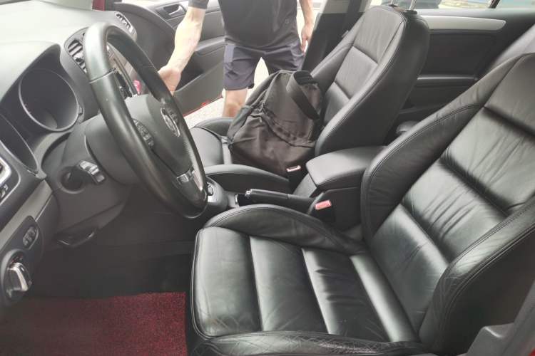 Used Volkswagen Golf 2012 1.4TSI Automatic Luxury Edition Left Front Seat