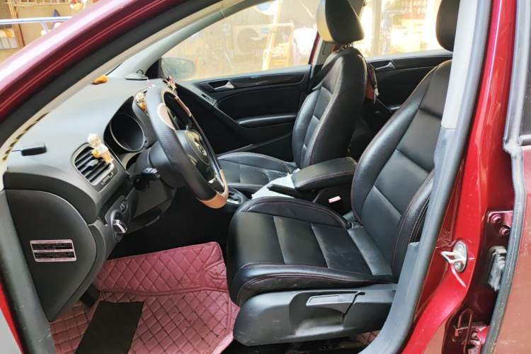 Used Volkswagen Golf 2012 1.6L Automatic Comfort Model Left Front Seat