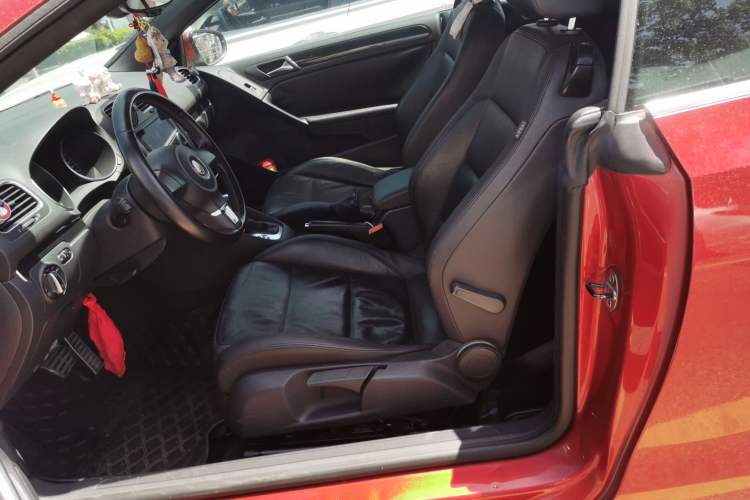 Used Volkswagen Golf 2012 1.4TSI Comfort Convertible Edition Left Front Seat
