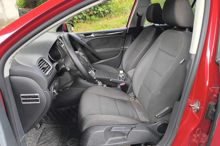 Used Volkswagen Golf 2012 1.6 Manual Comfort Edition Left Front Seat
