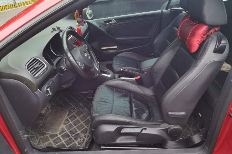Used Volkswagen Golf 2012 1.4TSI Luxury Convertible Edition Left Front Seat