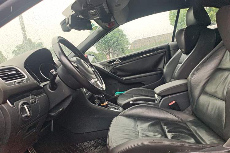 Used Volkswagen Golf 2012 1.4TSI Luxury Convertible Edition Left Front Seat