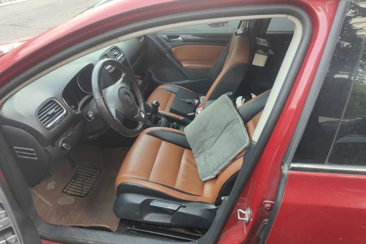 Used Volkswagen Golf 2012 1.6 Manual Comfort Edition Left Front Seat