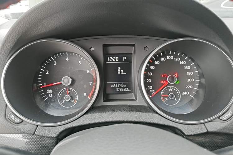 Used Volkswagen Golf 2012 1.6L Automatic Comfort Model Odometer Close Up