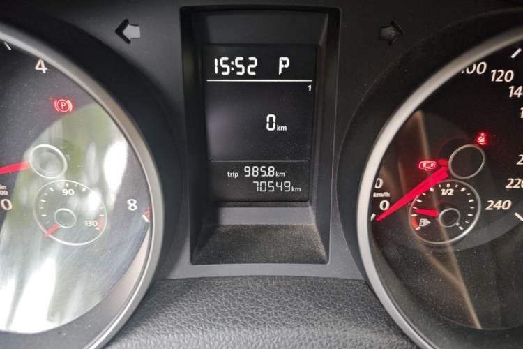 Used Volkswagen Golf 2012 1.6L Automatic Fashion Model Odometer Close Up