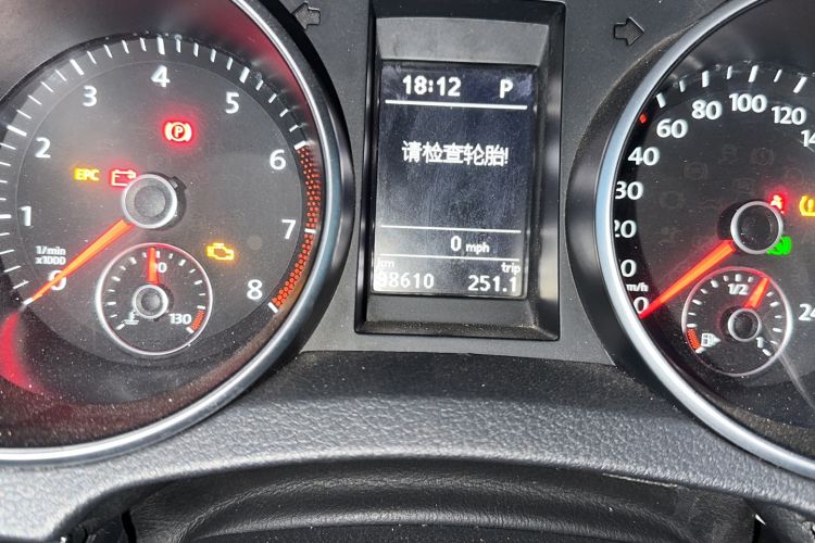 Used Volkswagen Golf 2012 1.4TSI Luxury Convertible Edition Odometer Close Up