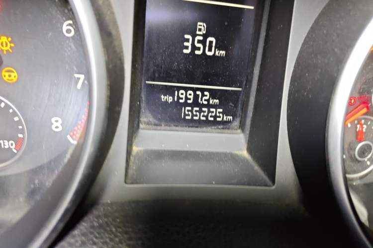 Used Volkswagen Golf 2012 1.6 Manual Comfort Edition Odometer Close Up