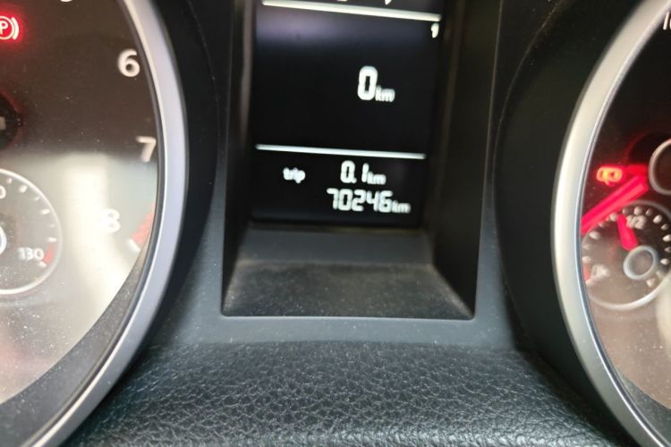 Used Volkswagen Golf 2012 1.6L Automatic Fashion Model Odometer Close Up