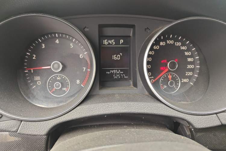 Used Volkswagen Golf 2012 1.6L Automatic Comfort Model Odometer Close Up
