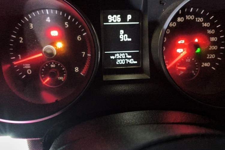 Used Volkswagen Golf 2012 1.4 TSI Automatic Comfort Edition Odometer Close Up