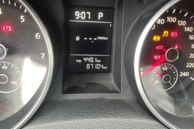 Used Volkswagen Golf 2012 1.6L Automatic Comfort Model Odometer Close Up