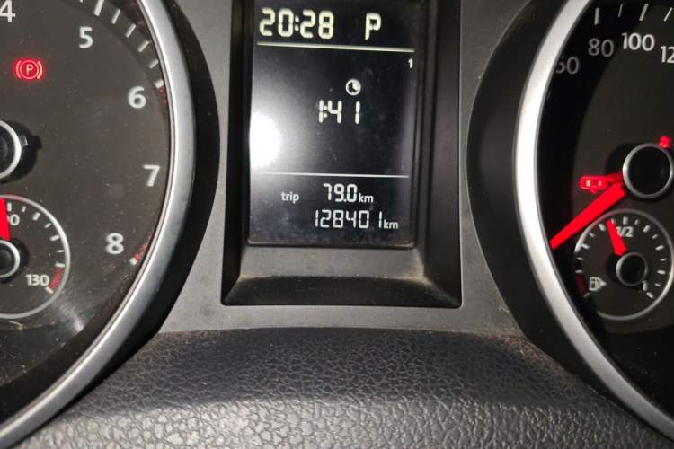 Used Volkswagen Golf 2012 1.4 TSI Automatic Comfort Edition Odometer Close Up