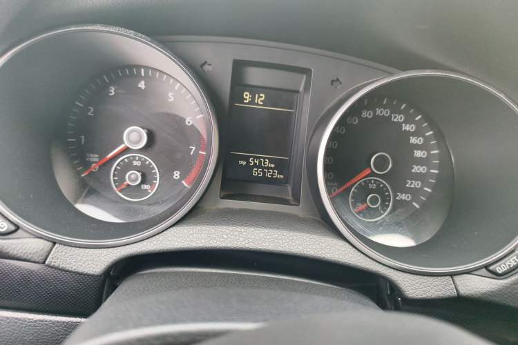 Used Volkswagen Golf 2012 1.6L Automatic Comfort Model Odometer Close Up