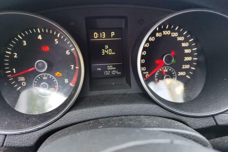 Used Volkswagen Golf 2012 1.4 TSI Automatic Comfort Edition Odometer Close Up