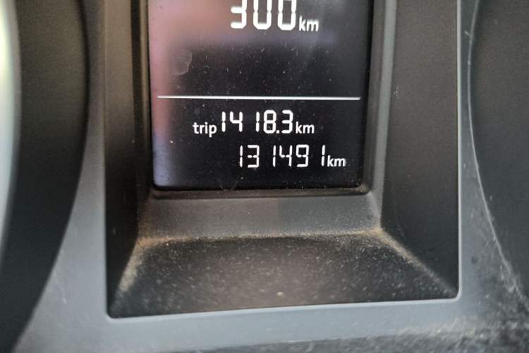 Used Volkswagen Golf 2012 1.6L Automatic Comfort Model Odometer Close Up