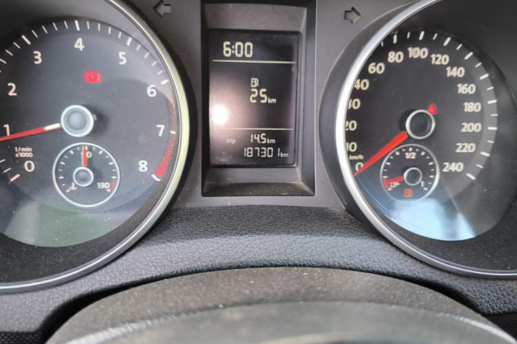 Used Volkswagen Golf 2012 1.6 Manual Comfort Edition Odometer Close Up