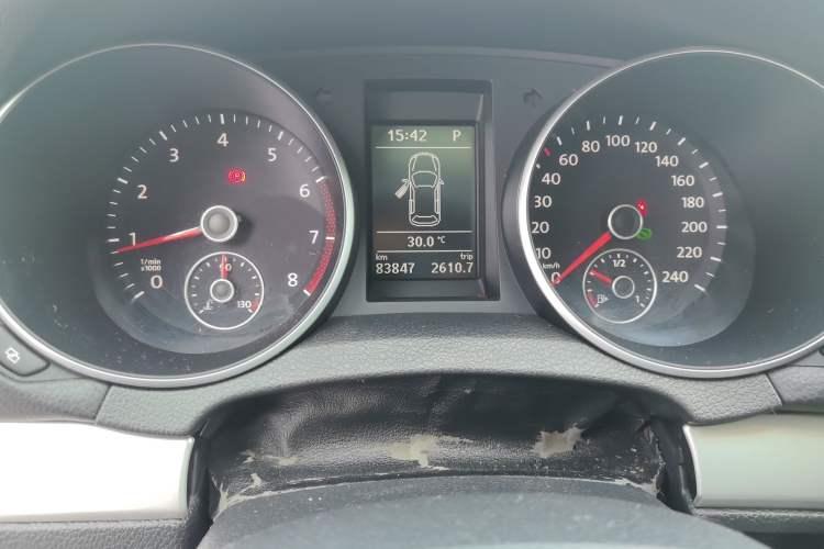 Used Volkswagen Golf 2012 1.4TSI Automatic Luxury Edition Odometer Close Up