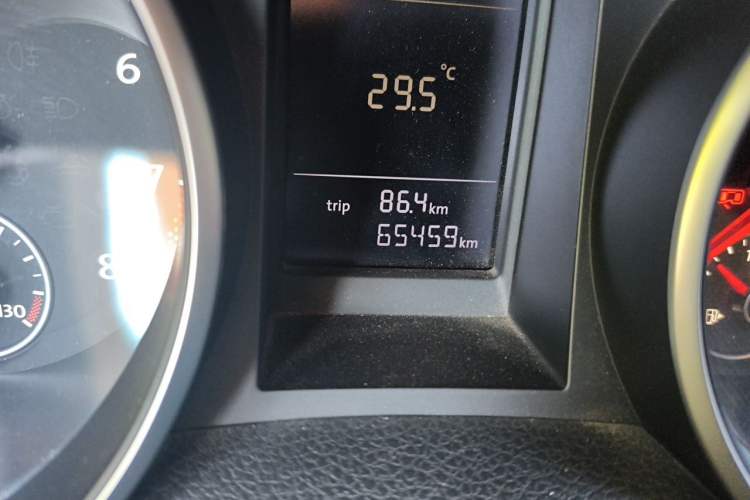 Used Volkswagen Golf 2012 1.6L Automatic Comfort Model Odometer Close Up