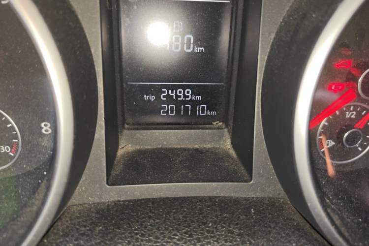 Used Volkswagen Golf 2012 1.6 Manual Comfort Edition Odometer Close Up