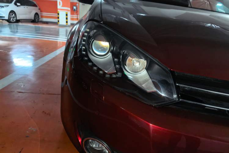 Used Volkswagen Golf 2012 1.4TSI Luxury Convertible Edition Right Front Headlight