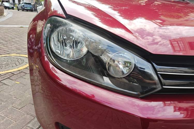 Used Volkswagen Golf 2012 1.6L Automatic Comfort Model Right Front Headlight