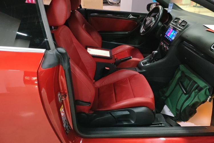 Used Volkswagen Golf 2012 1.4TSI Luxury Convertible Edition Right Front Seat