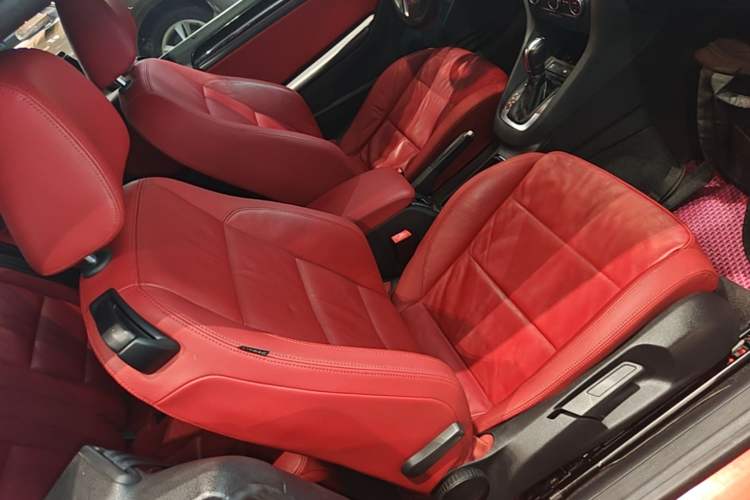 Used Volkswagen Golf 2012 1.4TSI Luxury Convertible Edition Right Front Seat