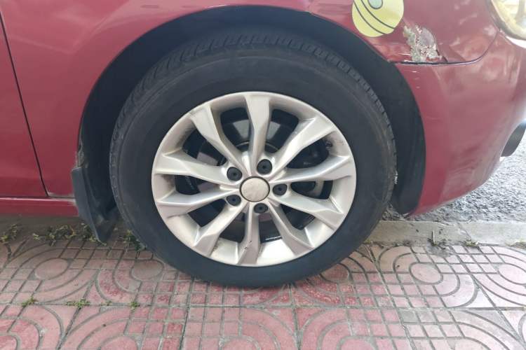 Used Volkswagen Golf 2012 1.6L Automatic Comfort Model Right Front Wheel Hub