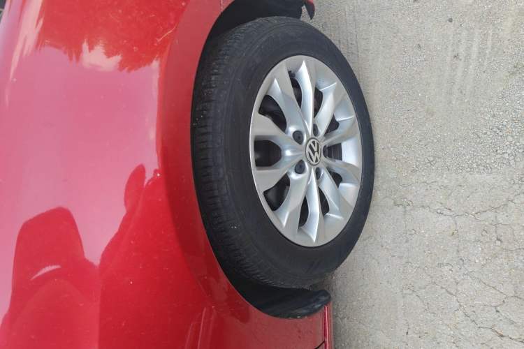 Used Volkswagen Golf 2012 1.4 TSI Automatic Comfort Edition Right Front Wheel Hub