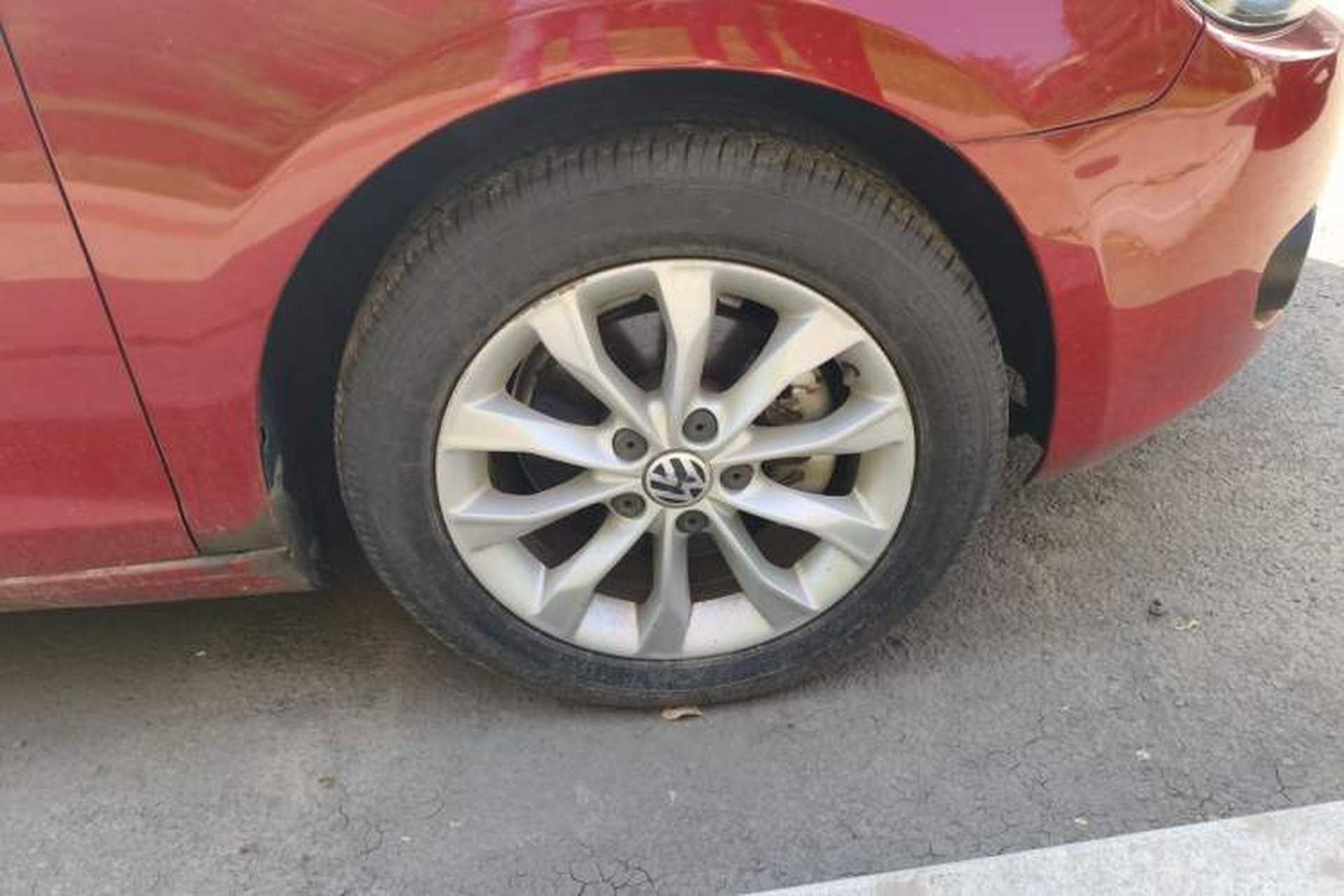 Used Volkswagen Golf 2012 1.4 TSI Automatic Comfort Edition Right Front Wheel Hub