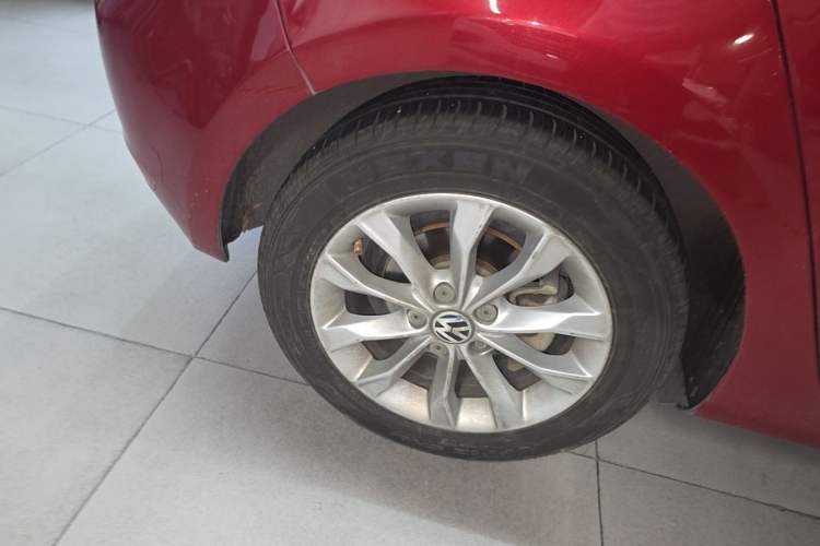 Used Volkswagen Golf 2012 1.6L Automatic Comfort Model Right Rear Wheel Hub