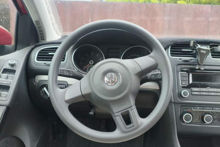 Used Volkswagen Golf 2012 1.6 Manual Fashion Edition Steering Wheel