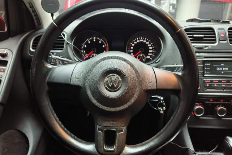 Used Volkswagen Golf 2012 1.6L Automatic Comfort Model Steering Wheel