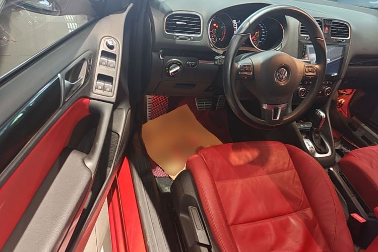 Used Volkswagen Golf 2012 1.4TSI Luxury Convertible Edition Steering Wheel