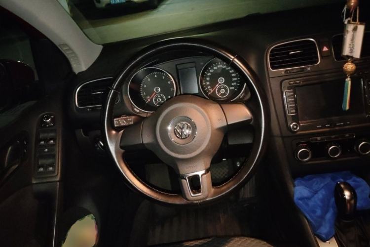 Used Volkswagen Golf 2012 1.6L Automatic Comfort Model Steering Wheel