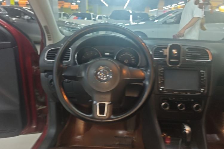 Used Volkswagen Golf 2012 1.6L Automatic Comfort Model Steering Wheel