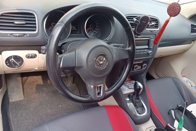 Used Volkswagen Golf 2012 1.6L Automatic Comfort Model Steering Wheel