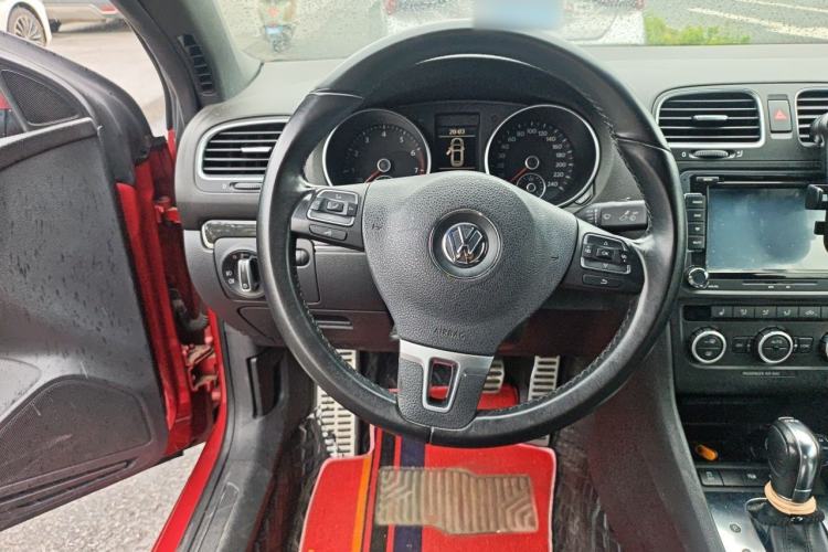 Used Volkswagen Golf 2012 1.4TSI Luxury Convertible Edition Steering Wheel