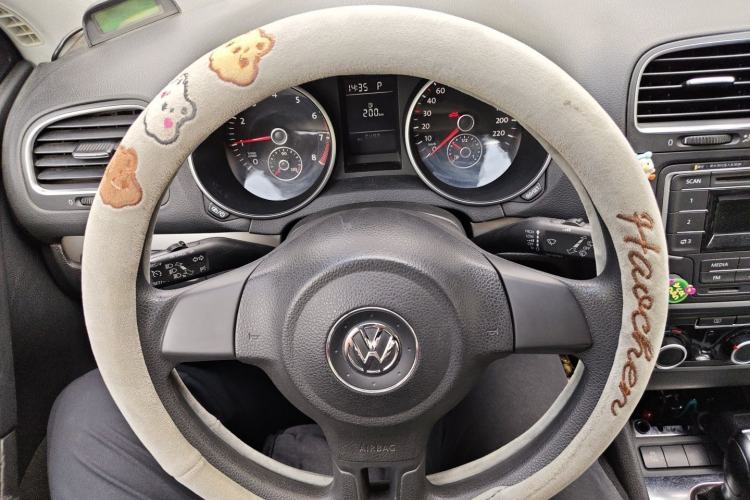 Used Volkswagen Golf 2012 1.6L Automatic Fashion Model Steering Wheel