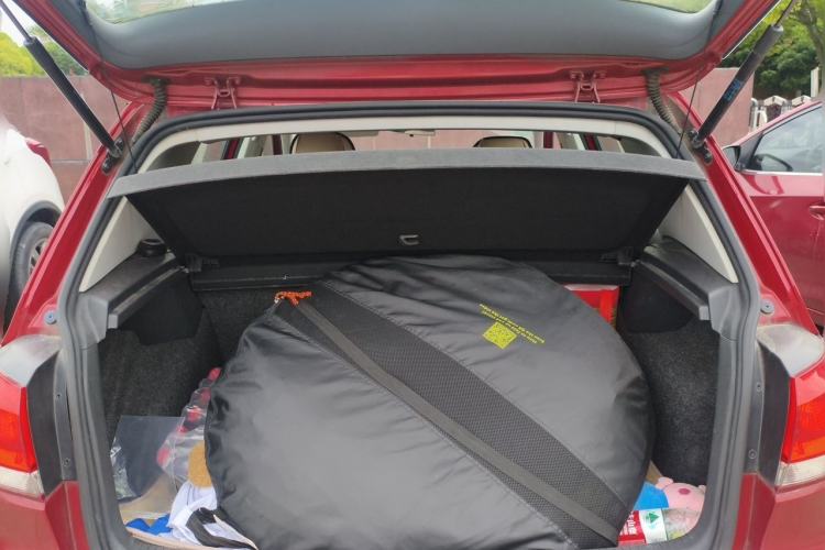 Used Volkswagen Golf 2012 1.6 Manual Fashion Edition Trunk