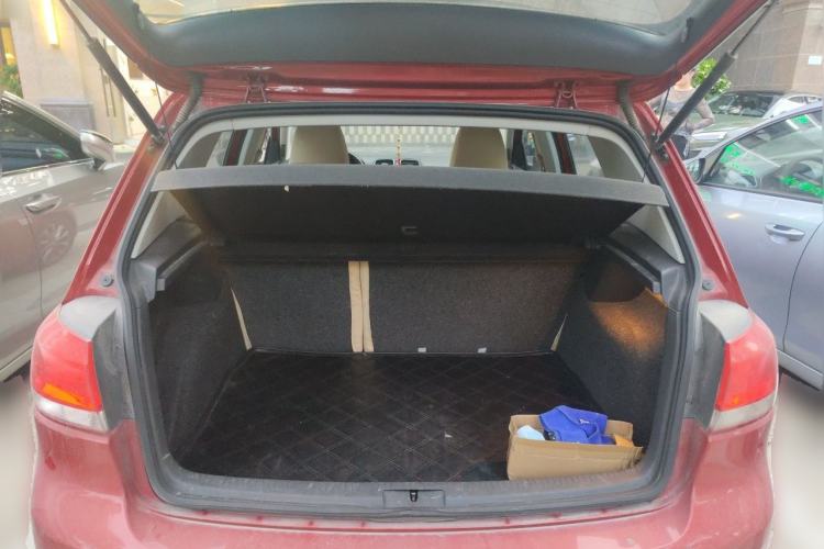 Used Volkswagen Golf 2012 1.6L Automatic Comfort Model Trunk