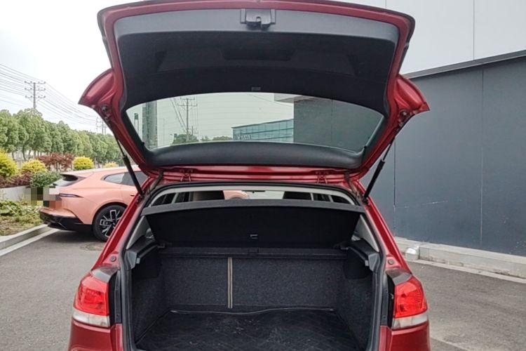 Used Volkswagen Golf 2012 1.6L Automatic Comfort Model Trunk