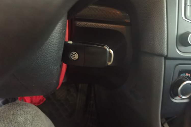 Used Volkswagen Golf 2012 1.6 Manual Comfort Edition Vehicle Key
