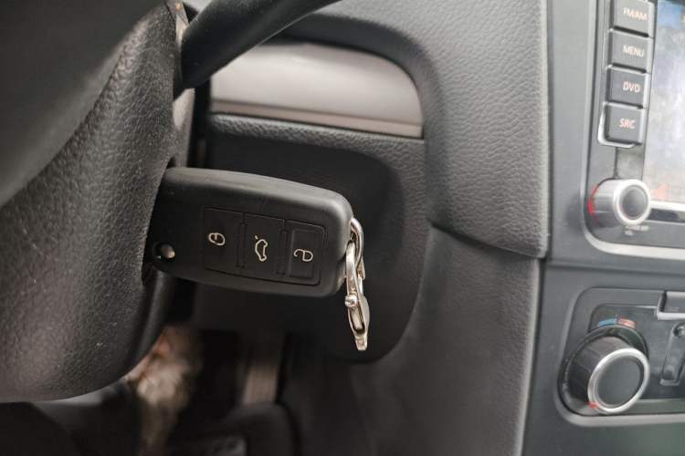 Used Volkswagen Golf 2012 1.6L Automatic Fashion Model Vehicle Key