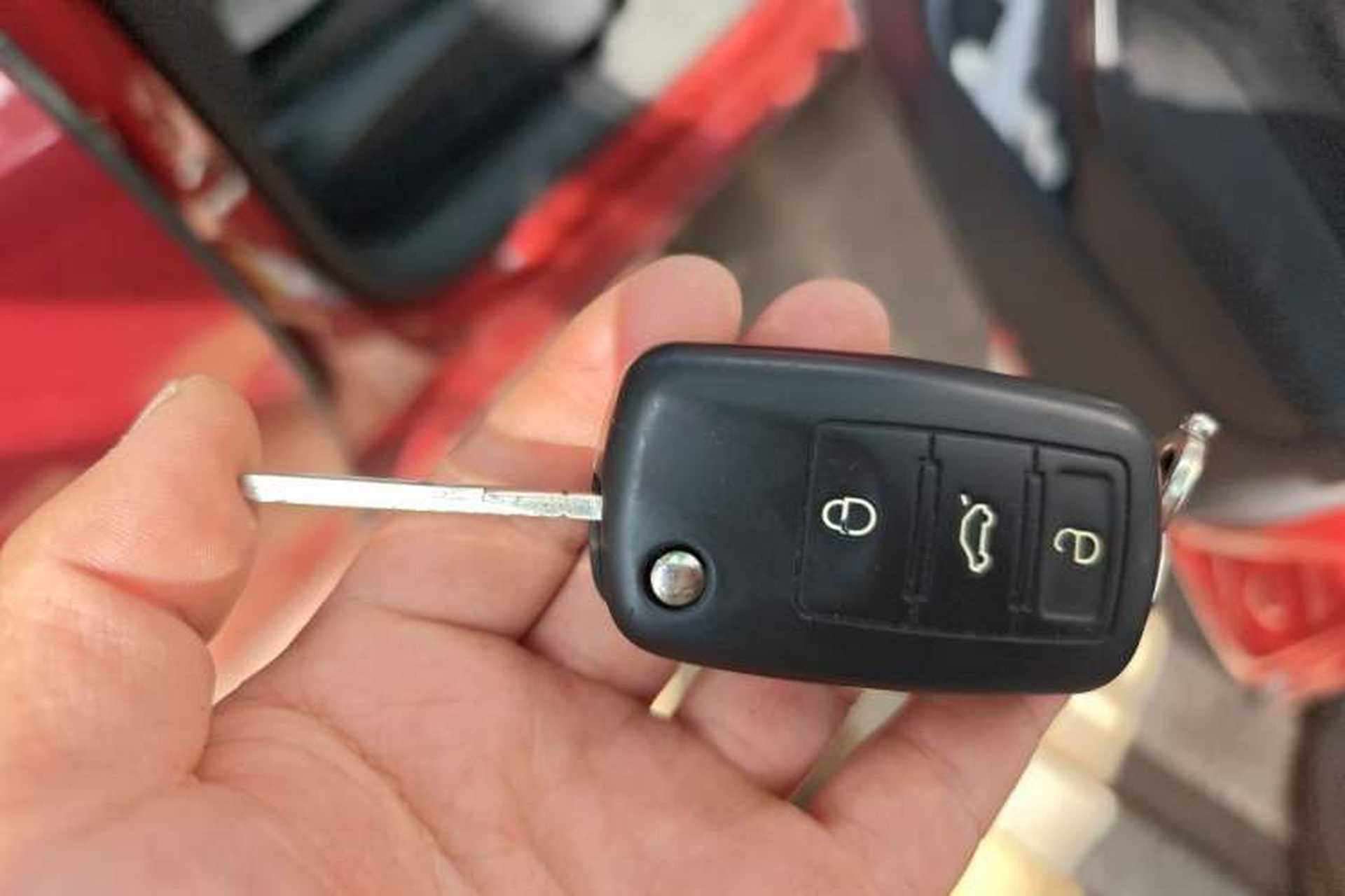 Used Volkswagen Golf 2012 1.6L Automatic Fashion Model Vehicle Key