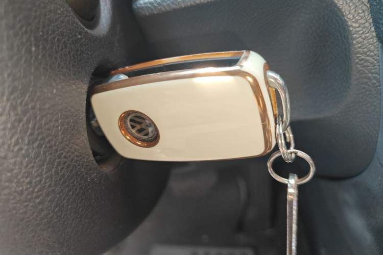 Used Volkswagen Golf 2012 1.6L Automatic Fashion Model Vehicle Key