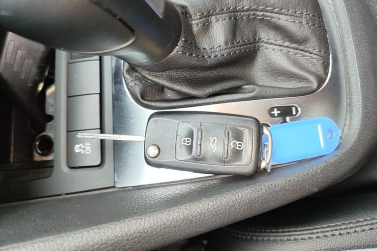 Used Volkswagen Golf 2012 1.6L Automatic Comfort Model Vehicle Key
