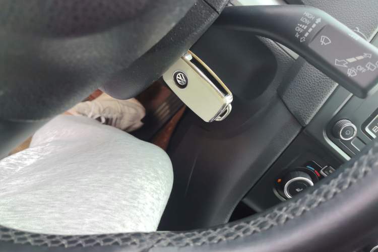 Used Volkswagen Golf 2012 1.4TSI Automatic Luxury Edition Vehicle Key