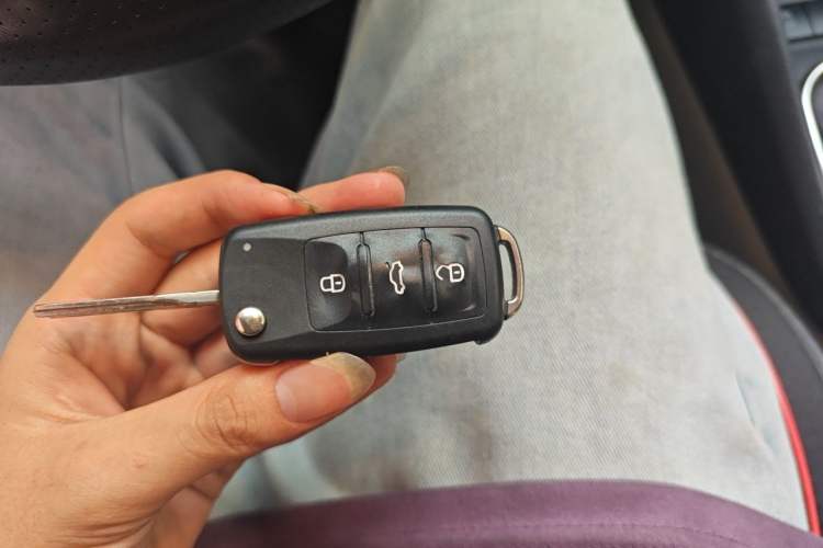 Used Volkswagen Golf 2012 1.6 Manual Comfort Edition Vehicle Key