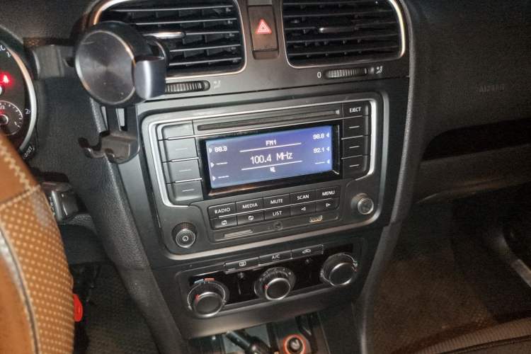 Used Volkswagen Golf 2012 1.4 TSI Automatic Comfort Edition Audio And AC Panel